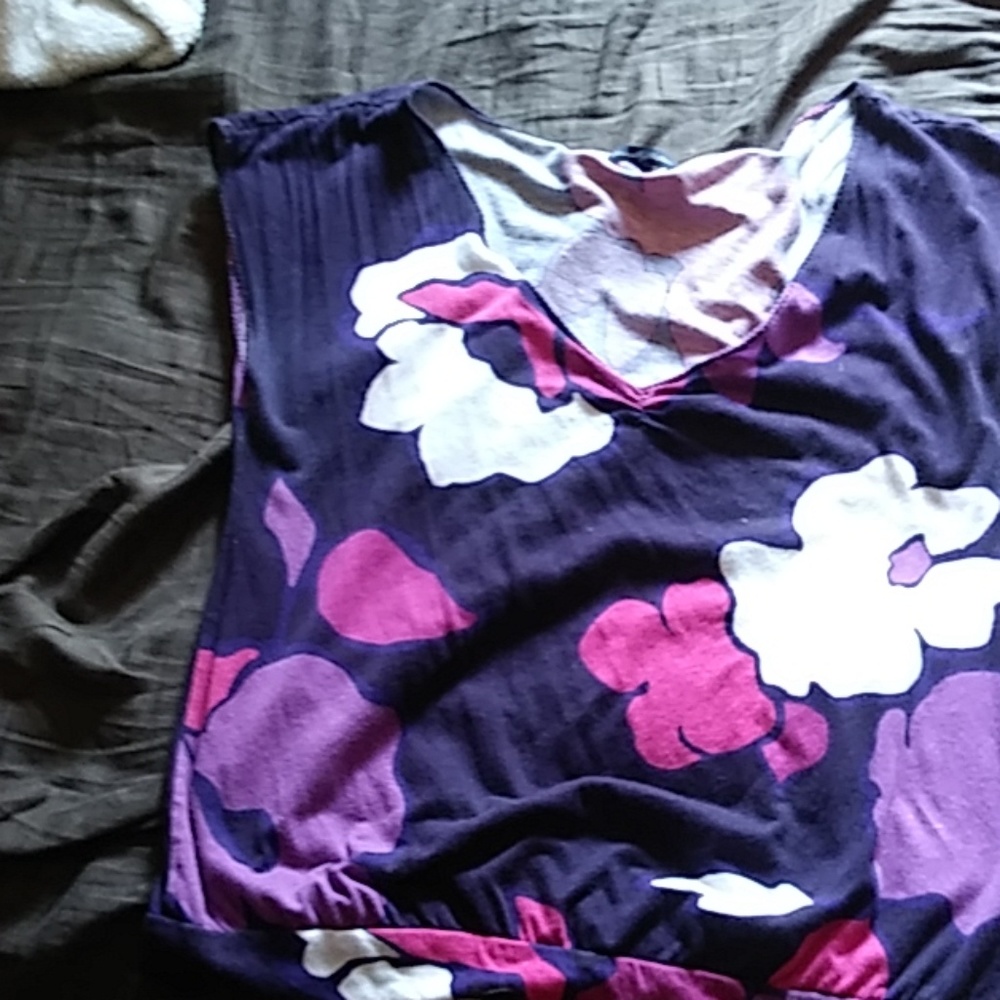 American Eagle xl purple design shirt